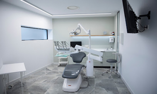 Dr Gutiérrez Juan Llorens - Clínica Dental Valencia